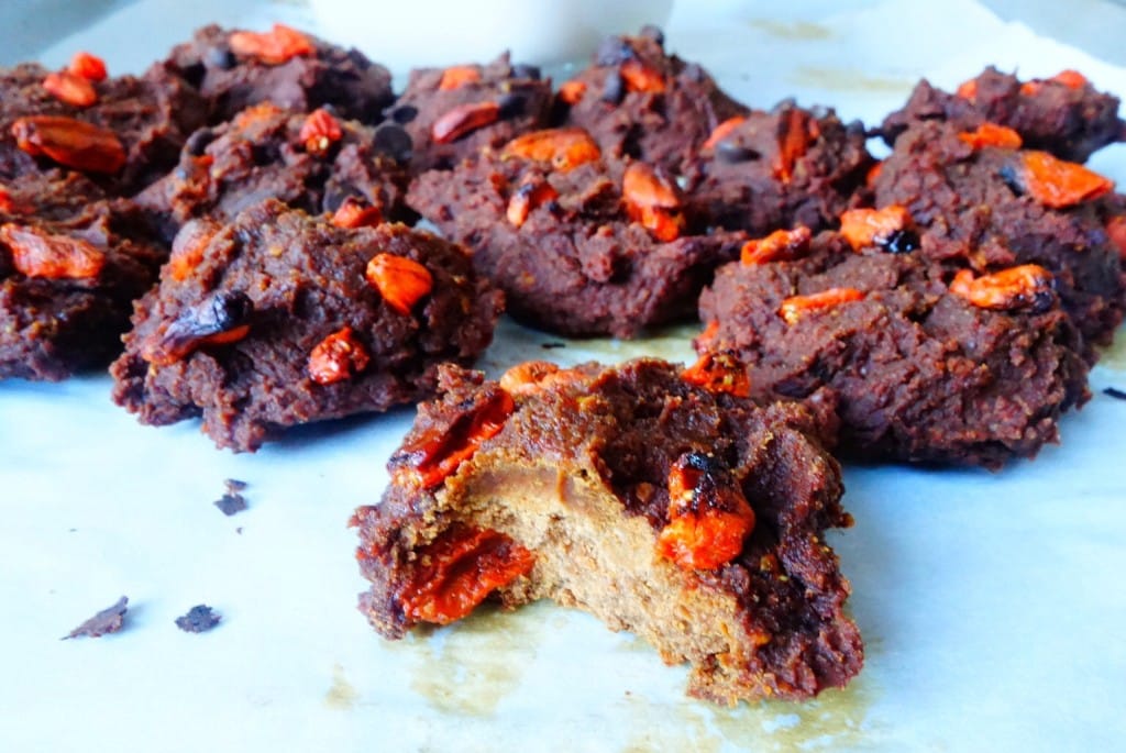 Chocolate Goji Berry Cookies 