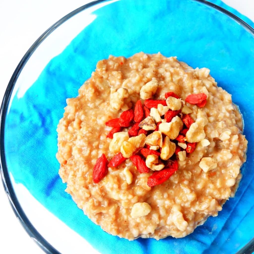 Oatmeal with Goji Berry Date Paste